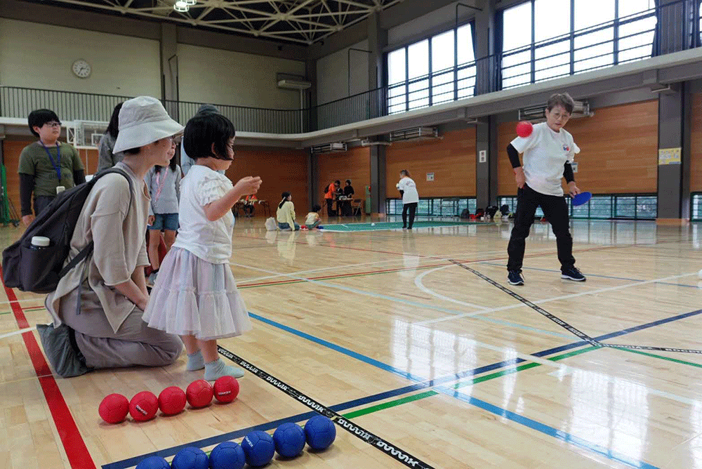 親子で参加している写真